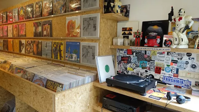 Where to Buy Cassette Tapes Online in 2026